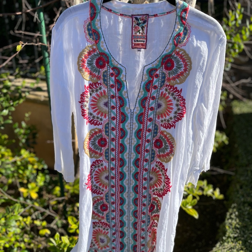 Johnny Was! White Linen Dress w/ Embroidery